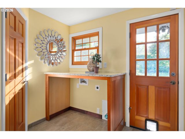3450 DONALD St, Eugene, OR 97405