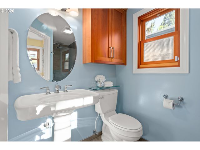 3450 DONALD St, Eugene, OR 97405