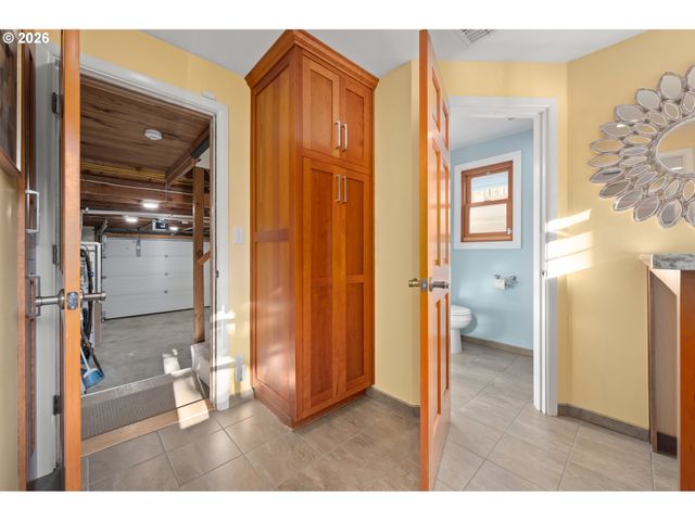 3450 DONALD St, Eugene, OR 97405