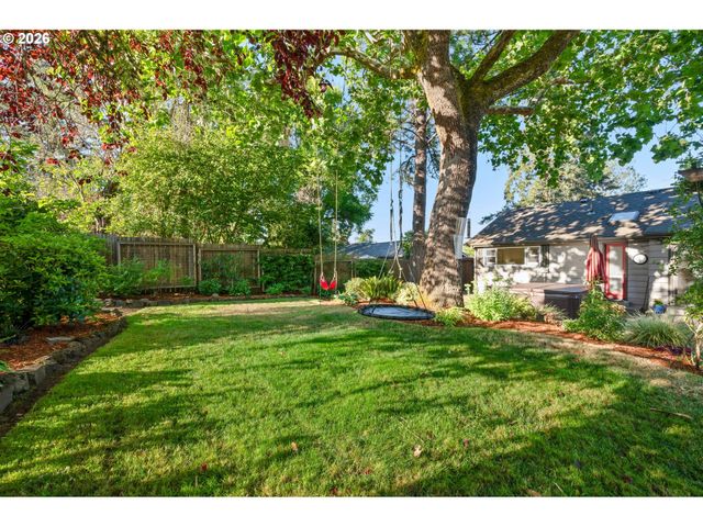 3450 DONALD St, Eugene, OR 97405