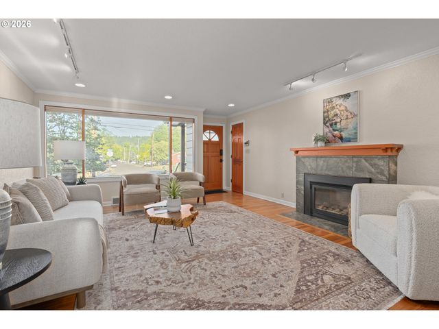 3450 DONALD St, Eugene, OR 97405