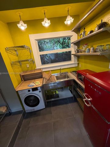 3447 Sheridan Ave 1, Miami Beach, FL 33140