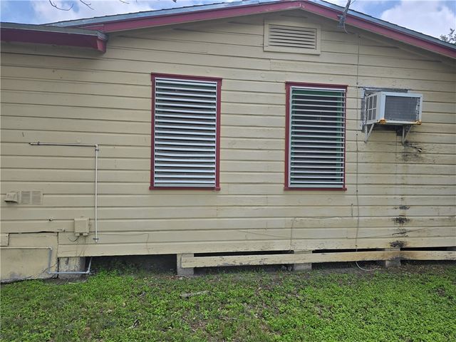 2230 Talisman St, Corpus Christi, TX 78416