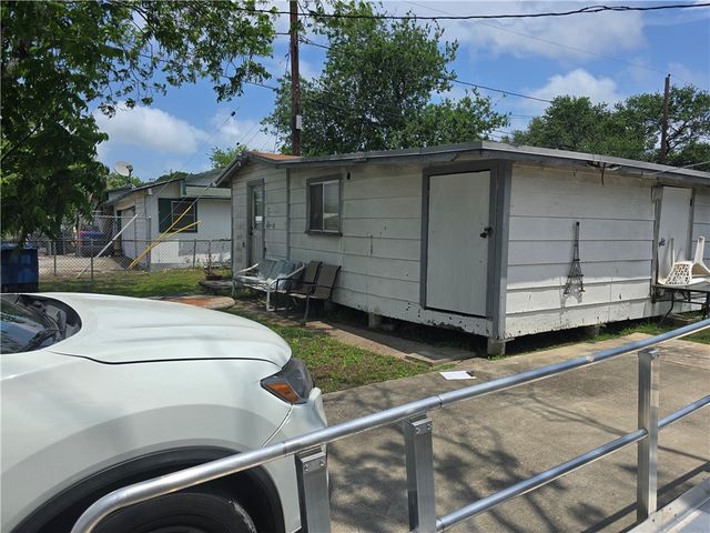 2230 Talisman St, Corpus Christi, TX 78416