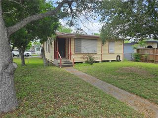 2230 Talisman St, Corpus Christi, TX 78416