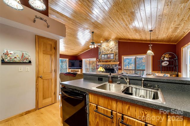 2311 Alarka Road, Bryson City, NC 28713