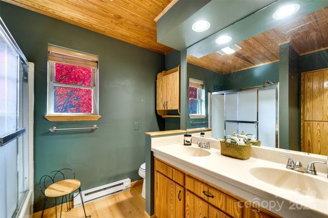 2311 Alarka Road, Bryson City, NC 28713