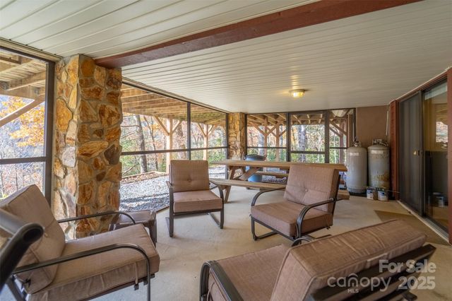 2311 Alarka Road, Bryson City, NC 28713