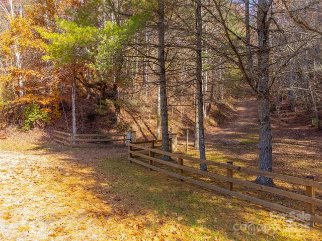 2311 Alarka Road, Bryson City, NC 28713