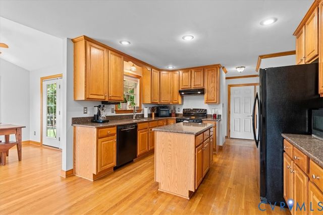 3137 Trenholm Rd, Powhatan, VA 23139