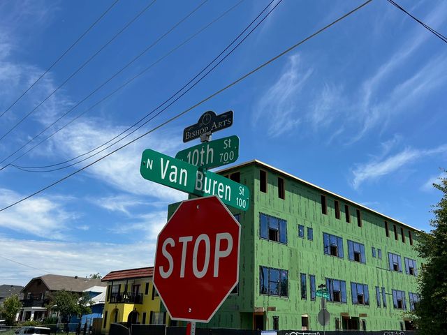 731 W 10th Street, Dallas, TX 75208