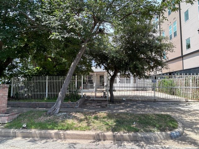 731 W 10th Street, Dallas, TX 75208