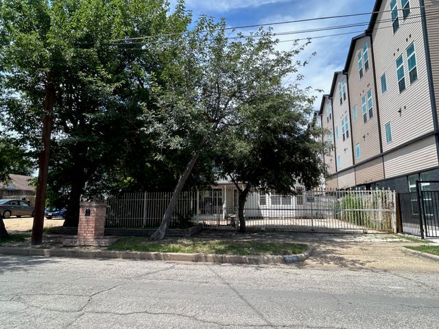 731 W 10th Street, Dallas, TX 75208