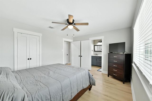 1127 Redfish Street, Bayou Vista, TX 77563