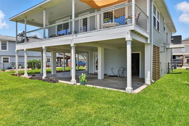 1127 Redfish Street, Bayou Vista, TX 77563