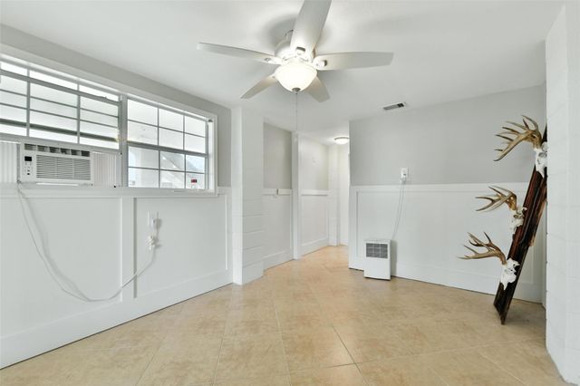 1127 Redfish Street, Bayou Vista, TX 77563