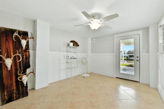 1127 Redfish Street, Bayou Vista, TX 77563