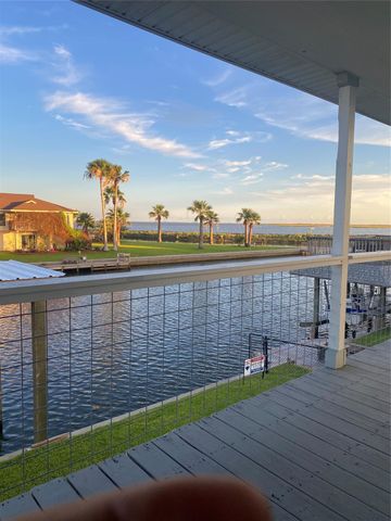 1127 Redfish Street, Bayou Vista, TX 77563