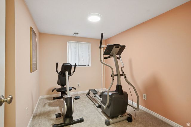 527 SHERIDAN CIR, Centerville, UT 84014