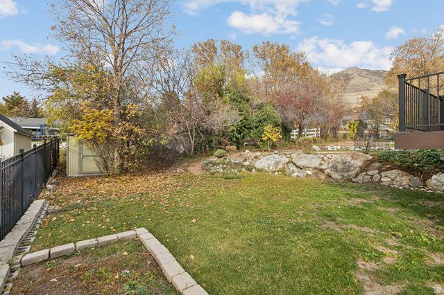 527 SHERIDAN CIR, Centerville, UT 84014