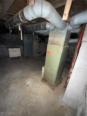 3520 Siam Avenue, Cleveland, OH 44113