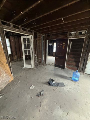 3520 Siam Avenue, Cleveland, OH 44113