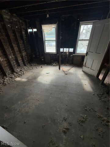 3520 Siam Avenue, Cleveland, OH 44113