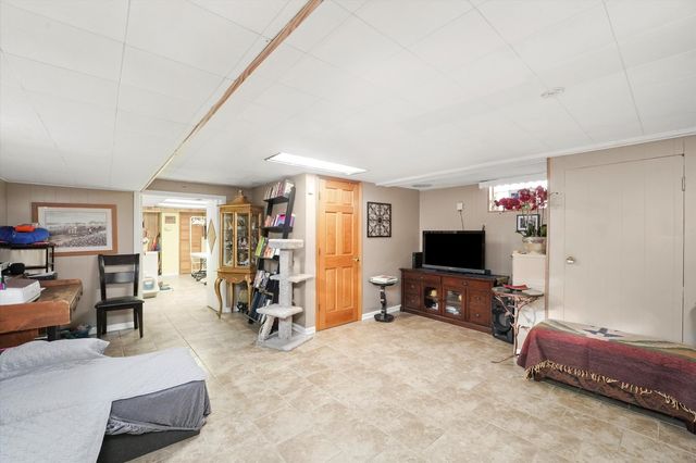 4551 W Foster Avenue, Chicago, IL 60630