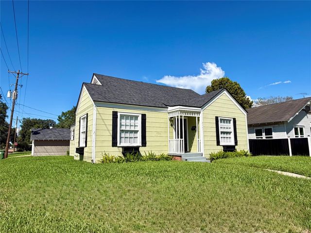 2401 Centennial Street, Liberty, TX 77575