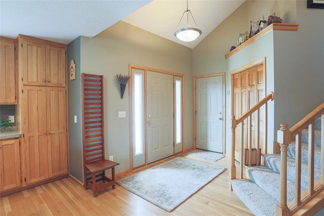 2400 Emerald Bend, Hudson, WI 54016
