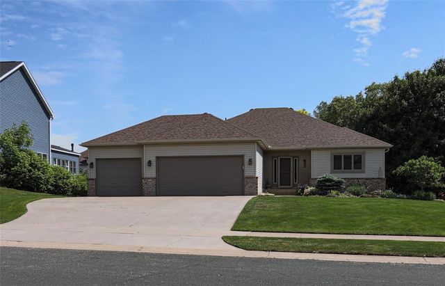 2400 Emerald Bend, Hudson, WI 54016