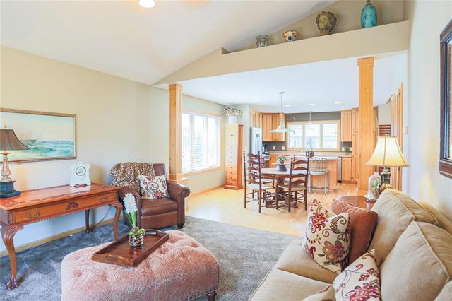 2400 Emerald Bend, Hudson, WI 54016