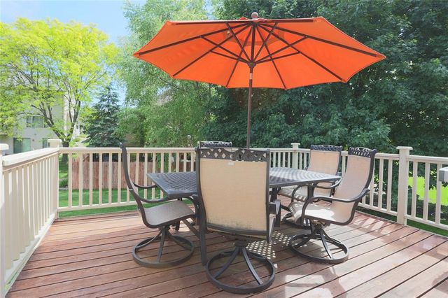 2400 Emerald Bend, Hudson, WI 54016