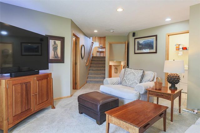 2400 Emerald Bend, Hudson, WI 54016