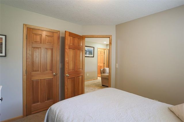 2400 Emerald Bend, Hudson, WI 54016