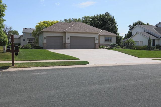 2400 Emerald Bend, Hudson, WI 54016