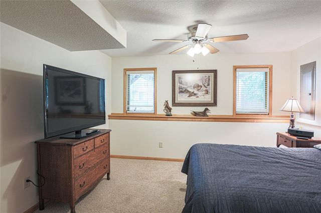 2400 Emerald Bend, Hudson, WI 54016