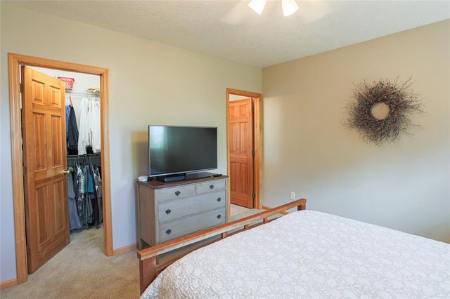 2400 Emerald Bend, Hudson, WI 54016