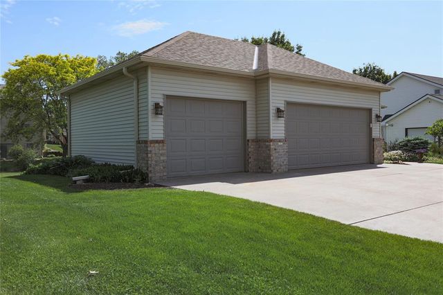 2400 Emerald Bend, Hudson, WI 54016