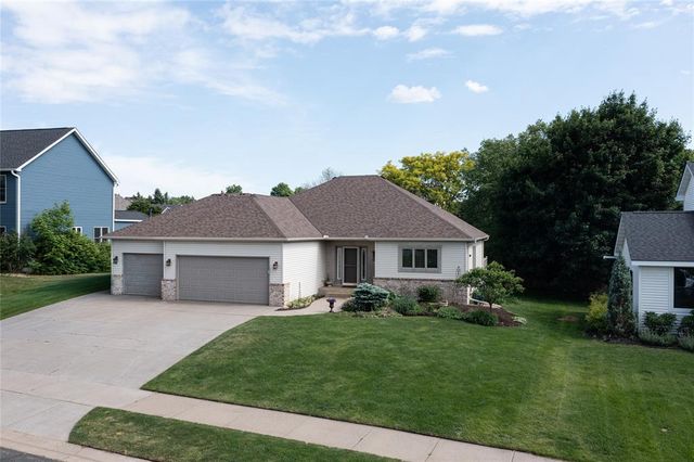 2400 Emerald Bend, Hudson, WI 54016