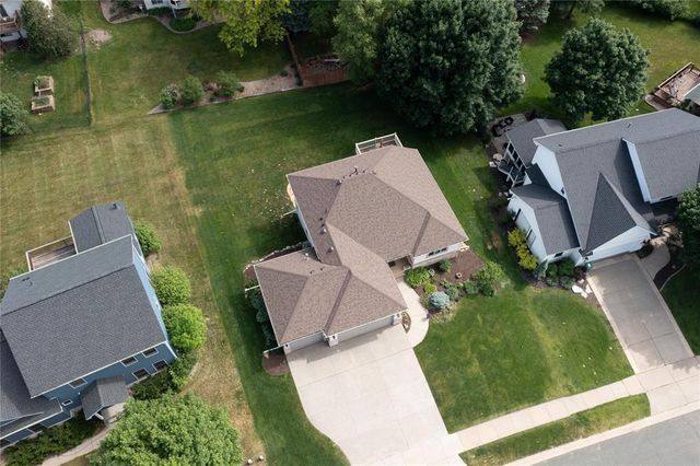 2400 Emerald Bend, Hudson, WI 54016