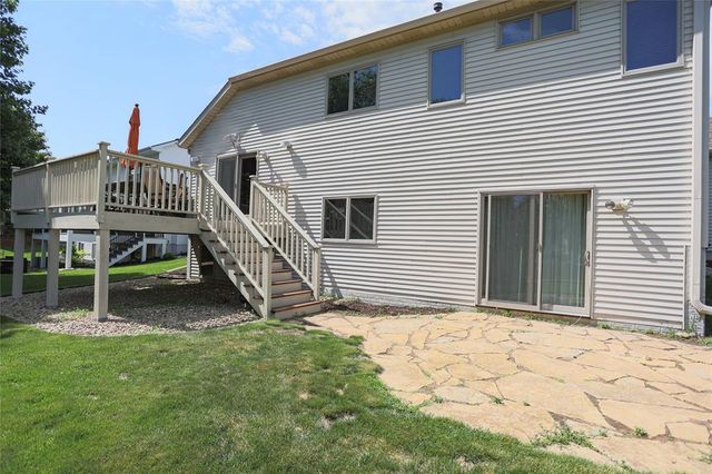 2400 Emerald Bend, Hudson, WI 54016
