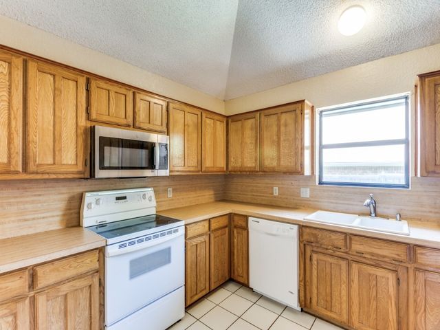 10200 Pack Saddle Court, Fort Worth, TX 76108