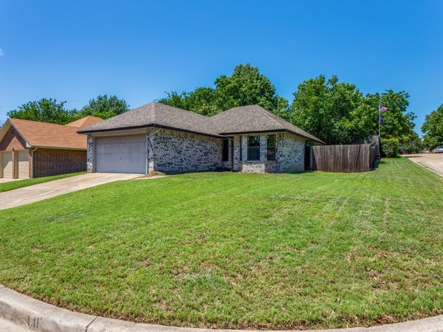10200 Pack Saddle Court, Fort Worth, TX 76108
