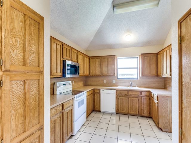 10200 Pack Saddle Court, Fort Worth, TX 76108