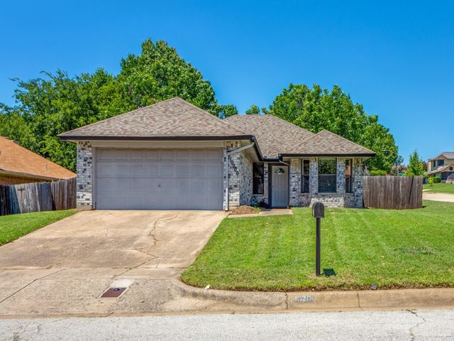 10200 Pack Saddle Court, Fort Worth, TX 76108