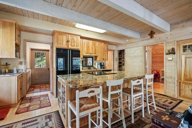 1584 Yale Creek Road, Jacksonville, OR 97530