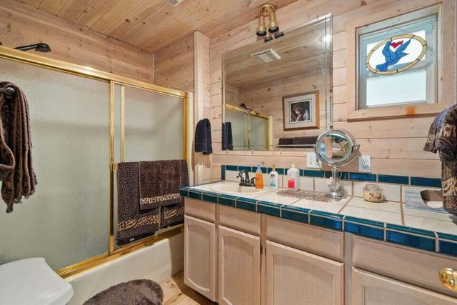 1584 Yale Creek Road, Jacksonville, OR 97530