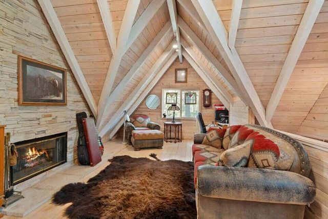 1584 Yale Creek Road, Jacksonville, OR 97530