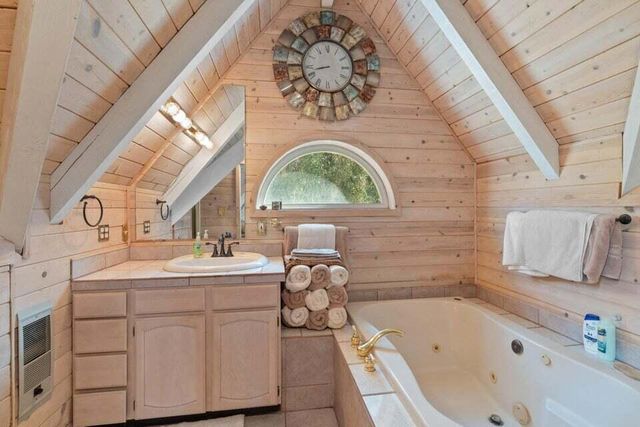 1584 Yale Creek Road, Jacksonville, OR 97530